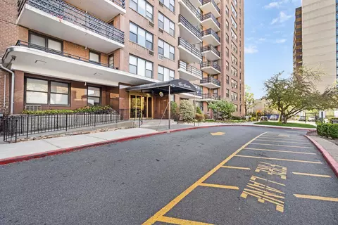10 Huron Ave #11G, Jersey City, NJ 07306