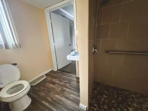 Bath - 409 Hamilton Pl, Hackensack, NJ 07601 photo 2 of 4