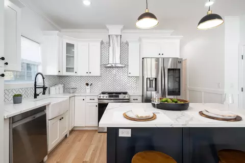 17 Manhattan Ave #1, Jersey City, NJ 07307
