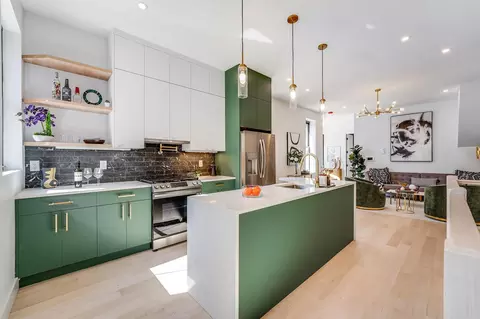 81 Astor Pl #1A, Jersey City, NJ 07304