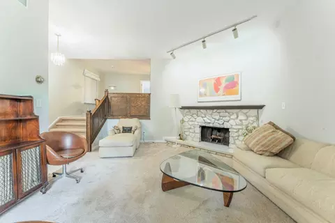 340 Sea Isle Ky #340, Secaucus, NJ 07094