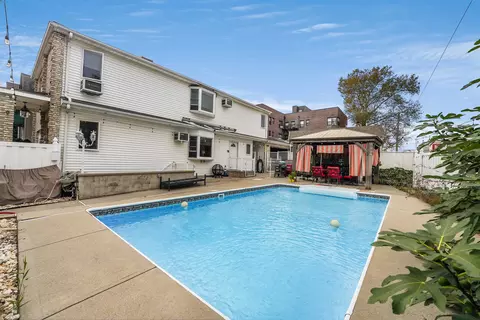 70 W 49th St, Bayonne, NJ 07002