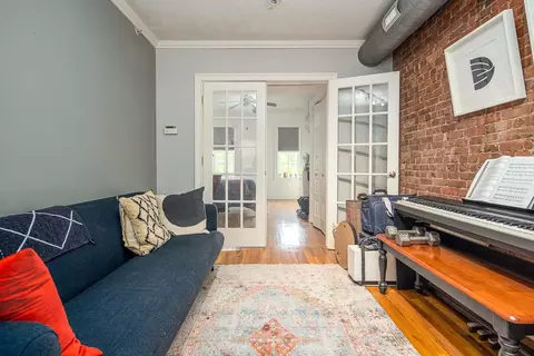 208 6th St #3L, Jersey City, NJ 07302
