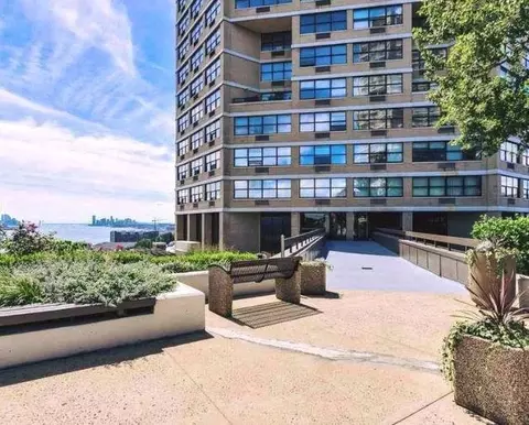 7002 Blvd E #11B, Guttenberg, NJ 07093