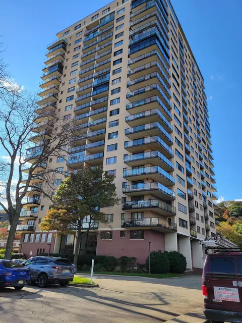 1203 River Rd #3L, Edgewater, NJ 07020
