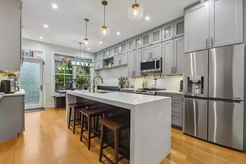 356 8th St, Jersey City, NJ 07302