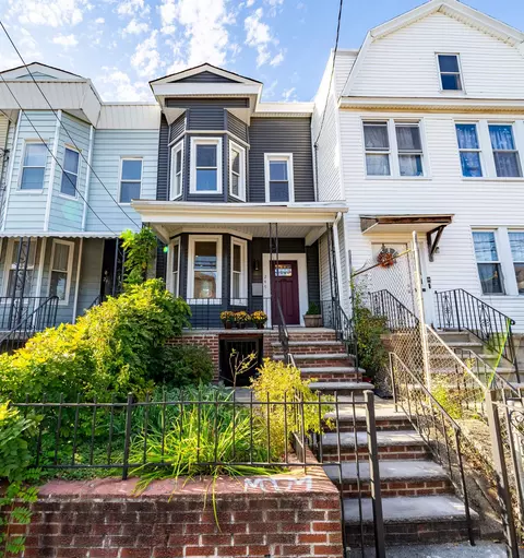 249 Clerk St, Jersey City, NJ 07304