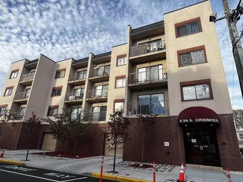 318 38th St #405, Union City, NJ 07087