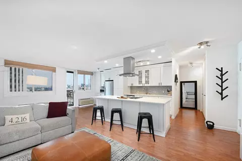 100 Manhattan Ave #512, Union City, NJ 07087