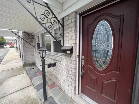 20-22 W 34th St #C, Bayonne, NJ 07002