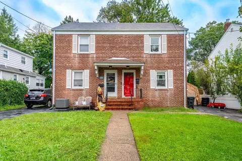 296 Larch Ave, Dumont, NJ 07628
