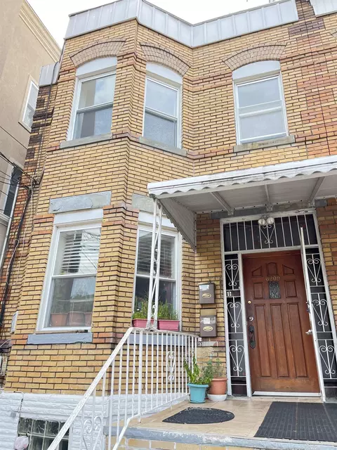 6209 Monroe Pl, West New York, NJ 07093