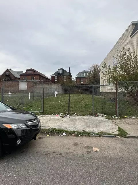 228 Dwight St, Jc Greenville, NJ 07305