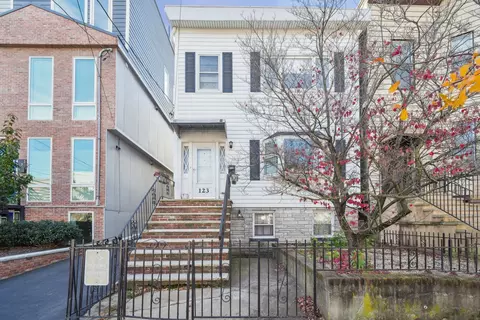 123 North St, Jersey City, NJ 07307
