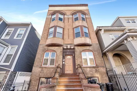 811 Montgomery St #3R, Jersey City, NJ 07306