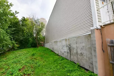 443 Mercer St, Jc Journal Square, NJ 07302