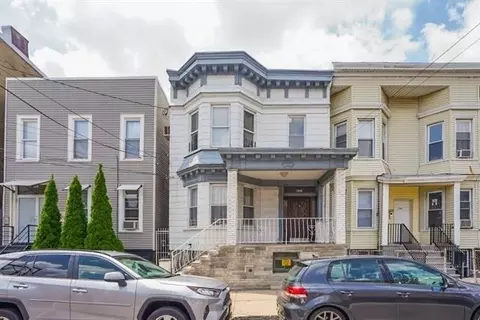 721 25th St, Union City, NJ 07087