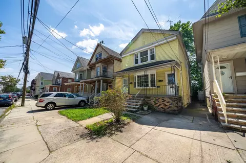 20 W 35th St, Bayonne, NJ 07002