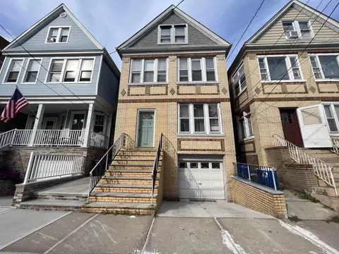 15 W 28th St, Bayonne, NJ 07002