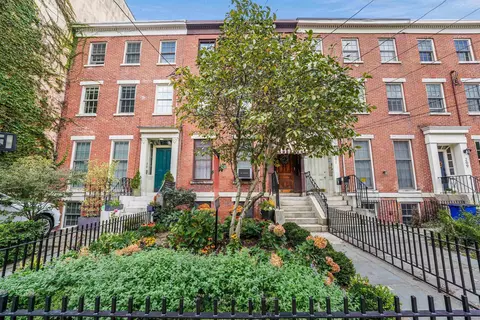 205 Warren St, Jersey City, NJ 07302
