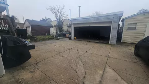 44 Washington Pkwy, Bayonne, NJ 07002