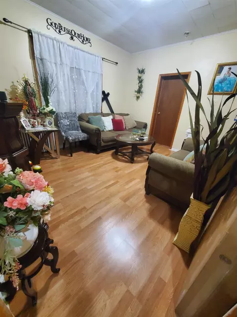 82 W 30th St, Bayonne, NJ 07002
