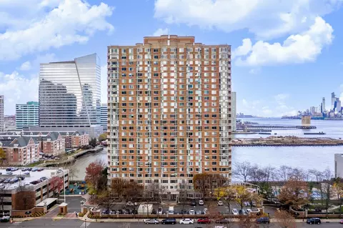 20 2nd St #811, Jersey City, NJ 07302