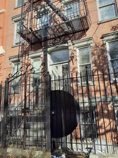 98 Bright St #2R, Jersey City, NJ 07302