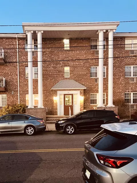 55 W 1st St #B4, Bayonne, NJ 07002