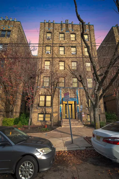 260 Harrison Ave #301, Jersey City, NJ 07304
