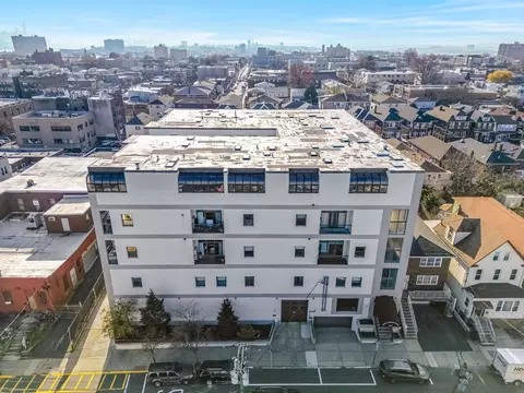 517 74th St #415, North Bergen, NJ 07047