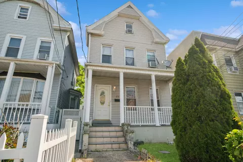 23 E 48th St, Bayonne, NJ 07002