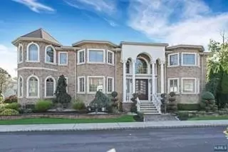 224 Dorinct Rd, Fort Lee, NJ 07024
