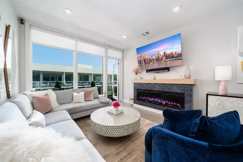 3 Somerset Ln #PH609, Edgewater, NJ 07020