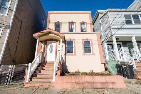351 Avenue E, Bayonne, NJ 07002