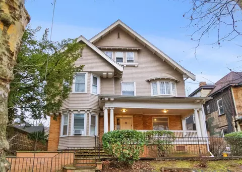 131 Gifford Ave, Jersey City, NJ 07304