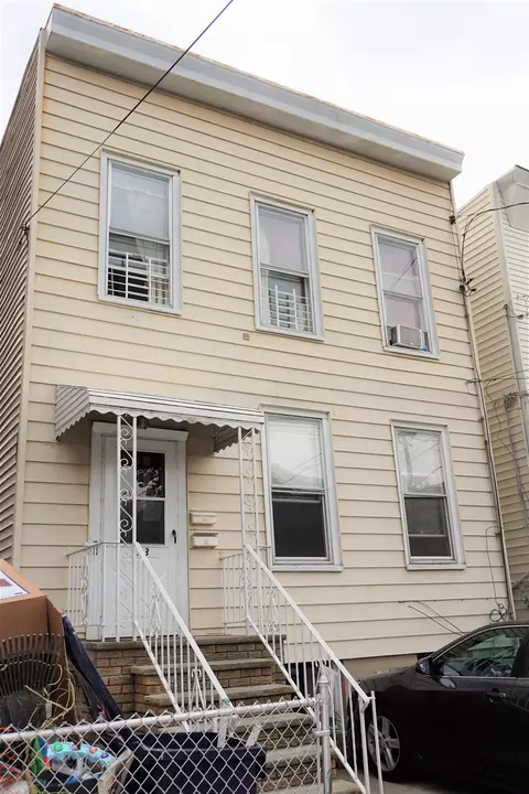 123 Zabriskie St, Jersey City, NJ 07307