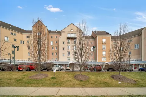 101 Shearwater Ct E #23, Jersey City, NJ 07305