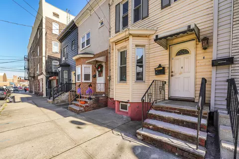 6 Washington St, Harrison, NJ 07029