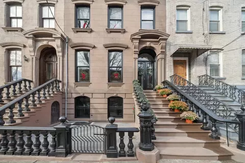 313 Varick St, Jersey City, NJ 07302