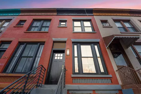522 Martin Luther King Jr Dr, Jersey City, NJ 07305
