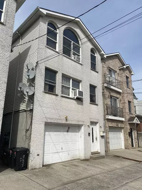 937 W Side Ave, Jersey City, NJ 07306