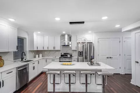 1305 Palisade Ave #201, Union City, NJ 07087