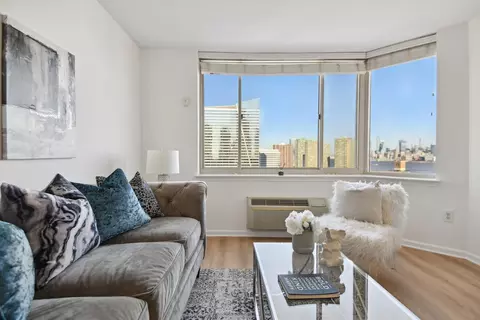 1 2nd St #1906, Jersey City, NJ 07302