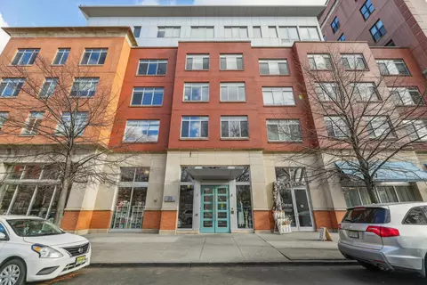 25 Mcwilliams Pl #305, Jersey City, NJ 07302