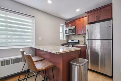 210 Woodcliff Ave #1E, North Bergen, NJ 07047