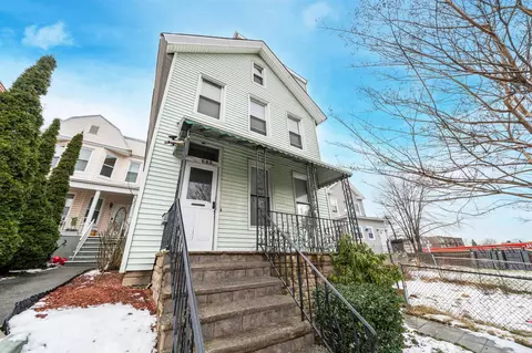 689 Communipaw Ave, Jersey City, NJ 07304