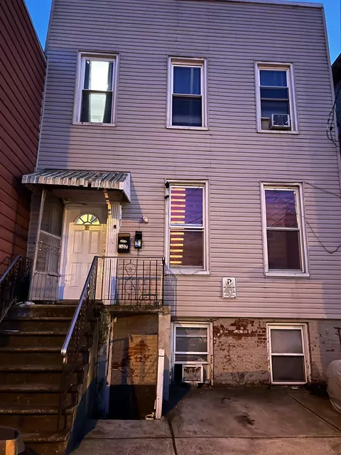 107 Zabriskie St, Jersey City, NJ 07307
