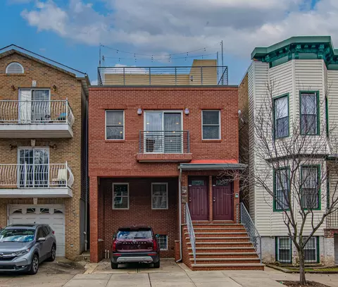 113 Lake St, Jersey City, NJ 07306