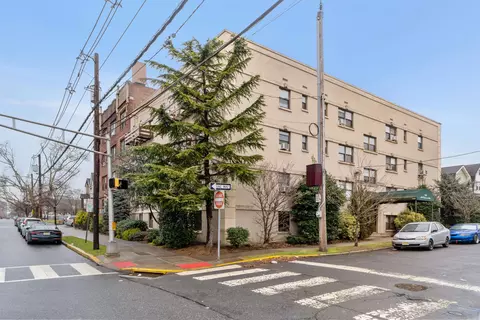 1080 Kennedy Blvd #33, Bayonne, NJ 07002